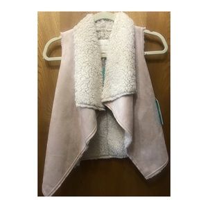 Faux fur ecru vest